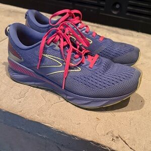 Brooks Women's Athletic Shoes in Blue and Pink